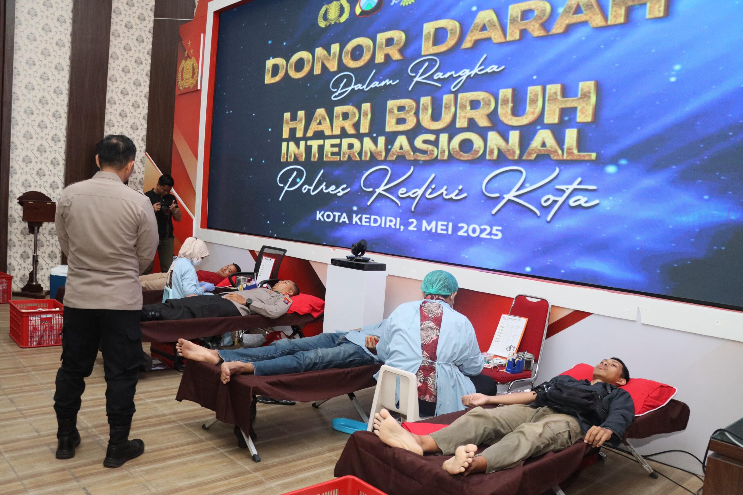 Peringati May Day, Polres Kediri Kota Gelar Donor Darah Bersama Serikat Pekerja