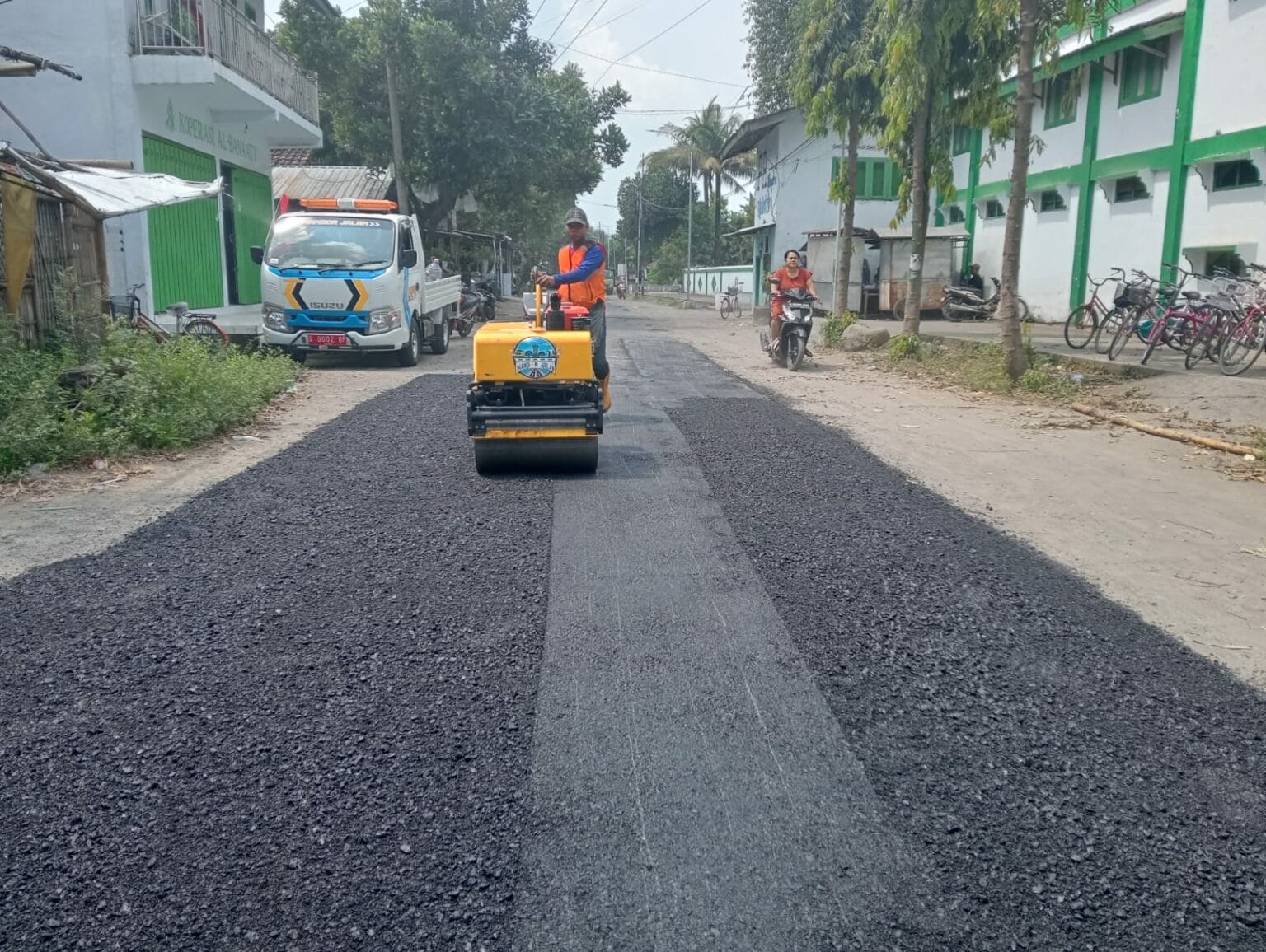 Dinas PUPR Jombang Perbaiki Jalan Rusak , Bentuk Tim 10 Mandor Jalan