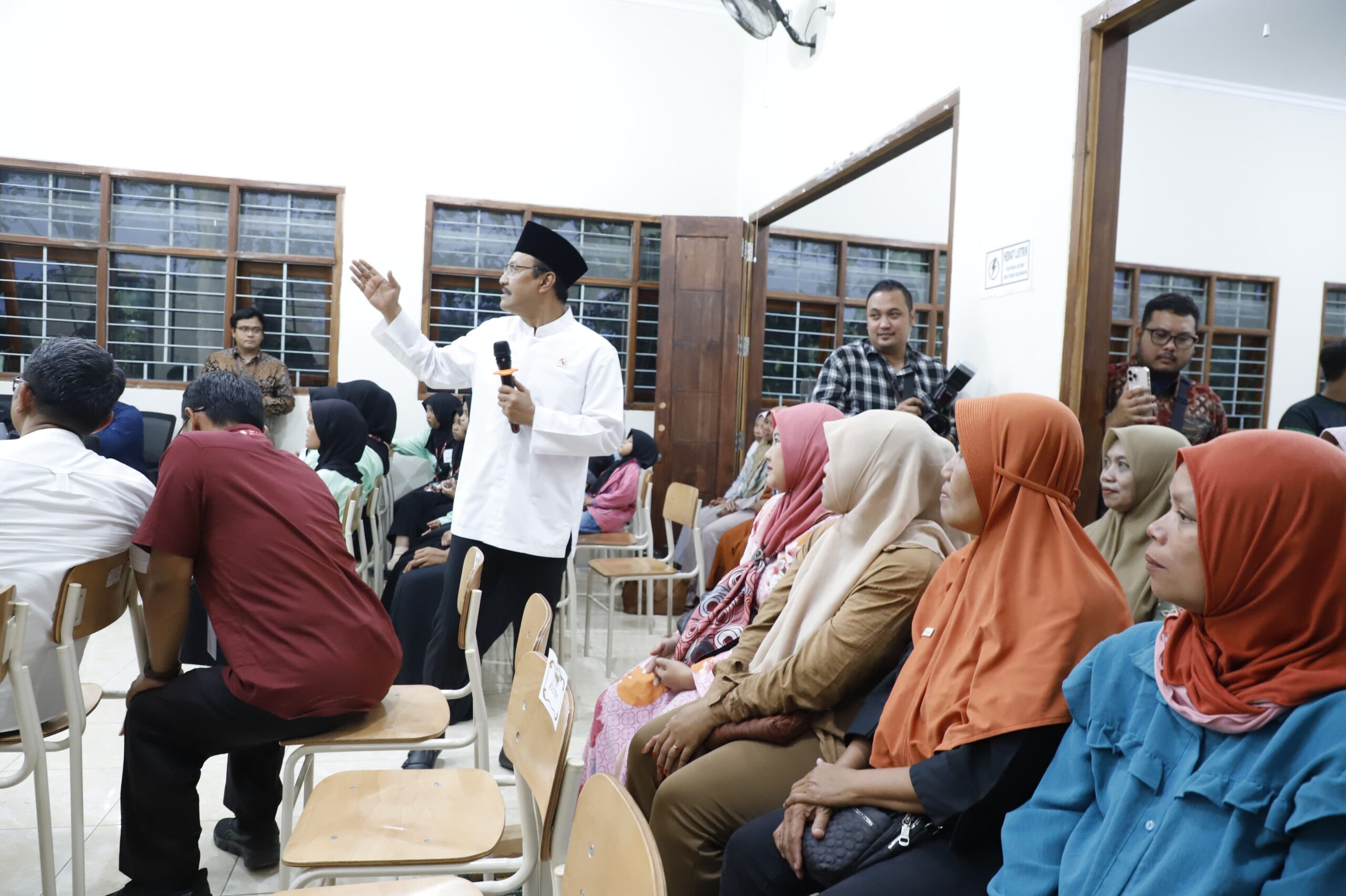 Gus Wabup Salmanudin Dampingi Mensos Gus Ipul Tinjau Langsung Sekolah Rakyat Terintegrasi 8 Jombang