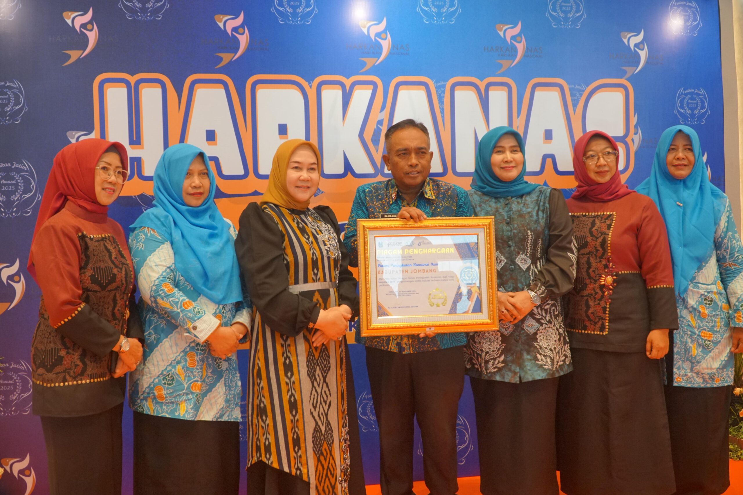 Jombang Raih Penghargaan di Harkanas Jatim 2025, Forikan Dinilai Berprestasi Gerakkan Konsumsi Ikan